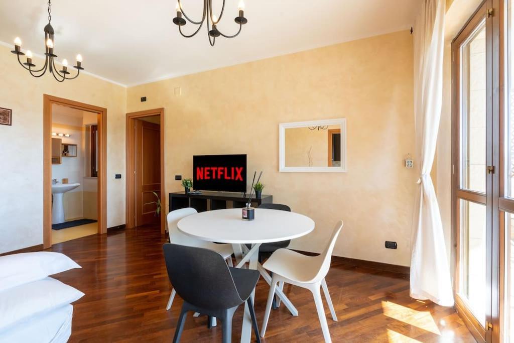 Perugino'S Peaceful Sky Terrace Apartment ปอนเต กาเลเรีย ภายนอก รูปภาพ